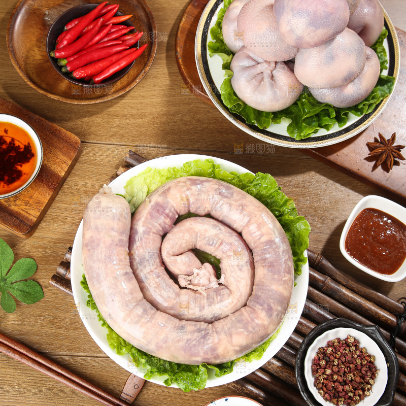 木底上的羊肠灌肉