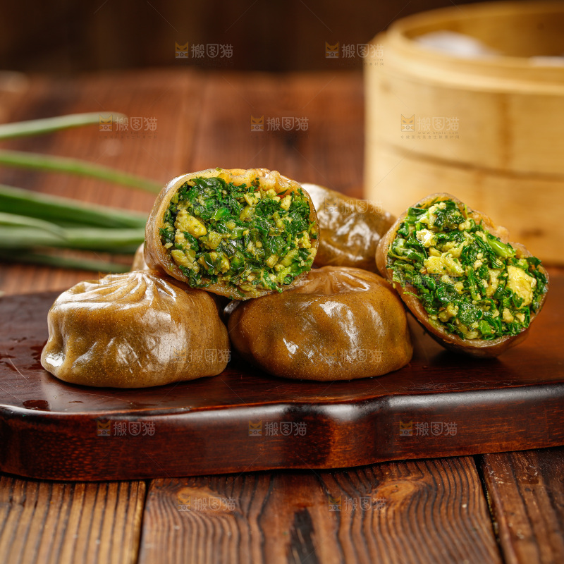 木底上的荞麦包子