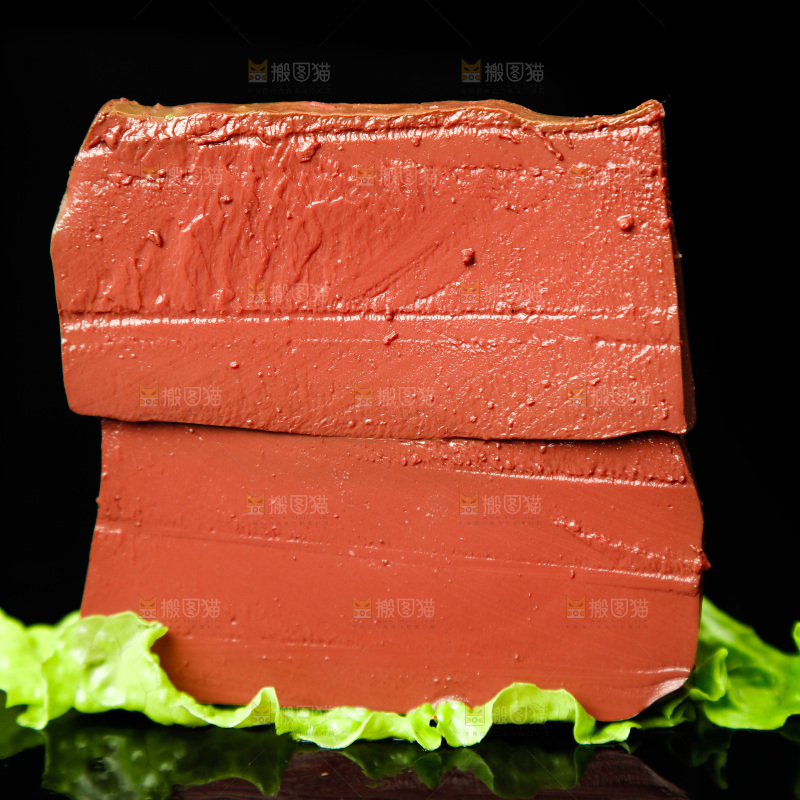 深底上的鸭血