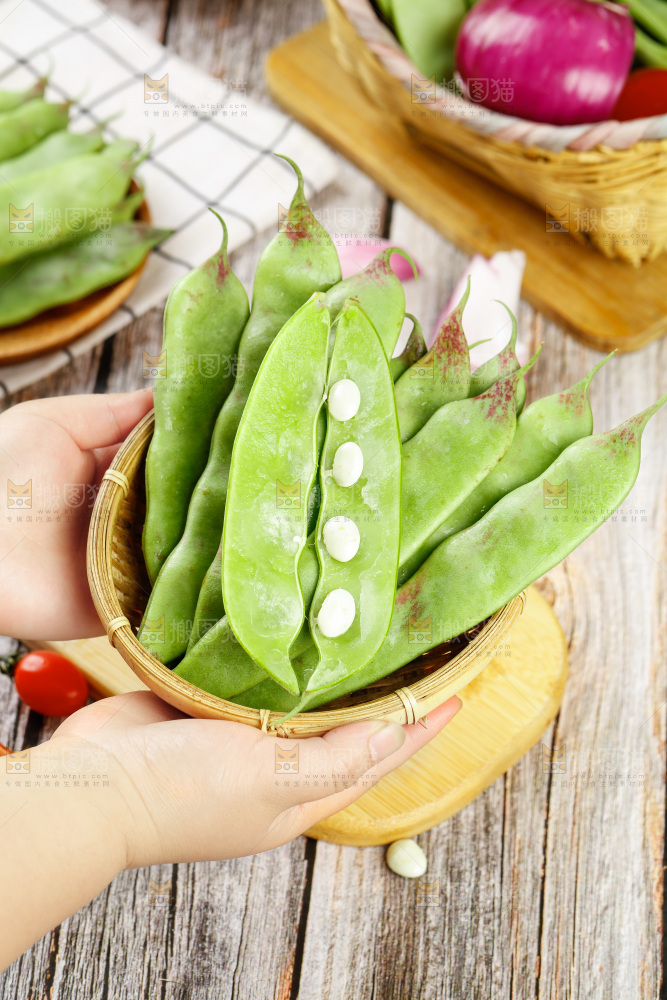 木底上的油豆角