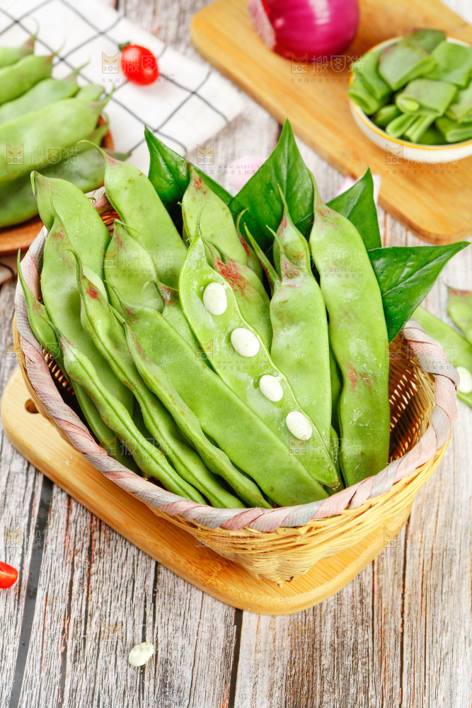 木底上的油豆角