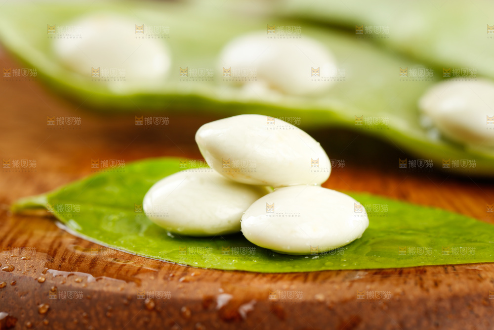 木底上的油豆角