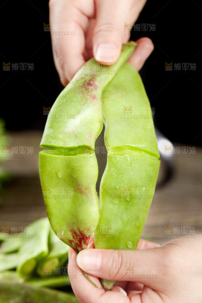深底上的油豆角