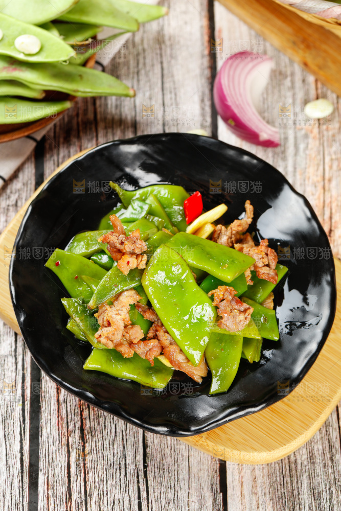 木底上的炒油豆角
