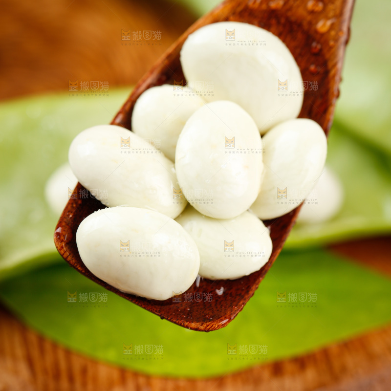 木底上的油豆角