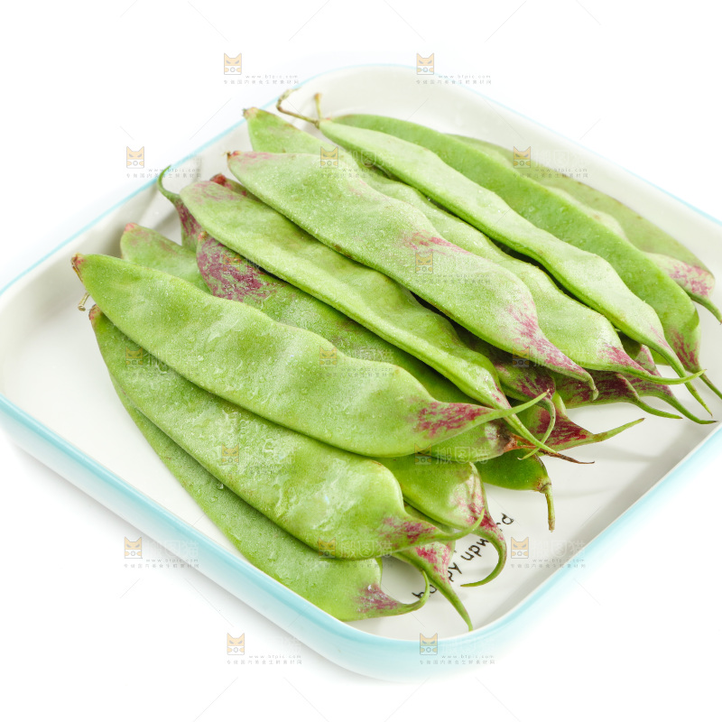 白底上的一点红油豆角