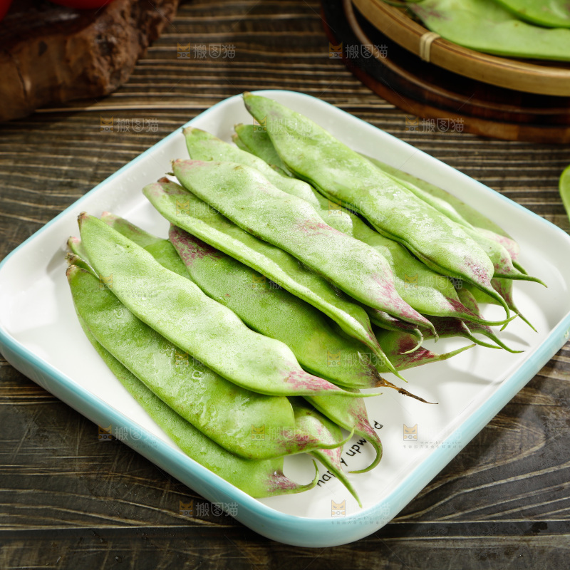 深底上的油豆角