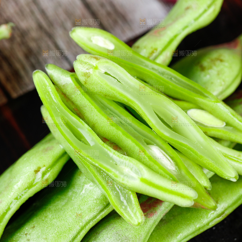 深底上的油豆角