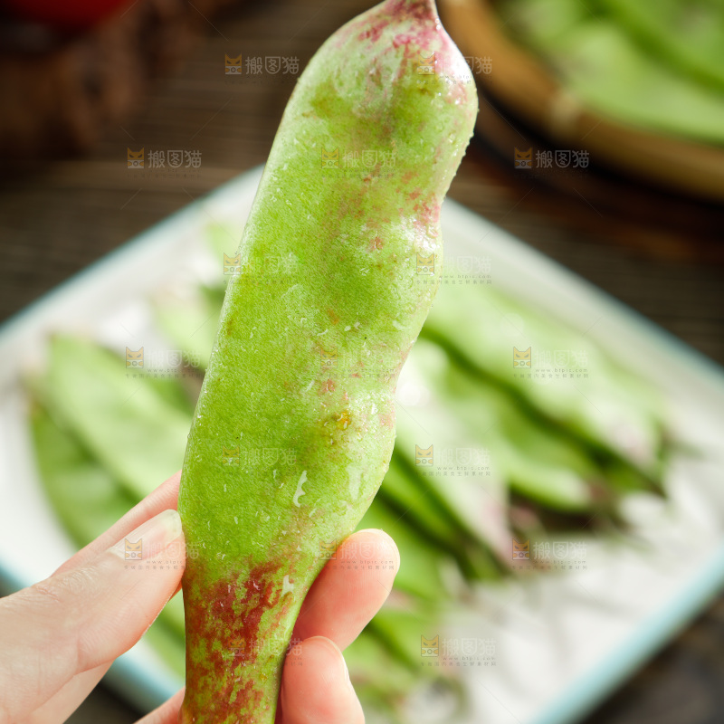 深底上的油豆角