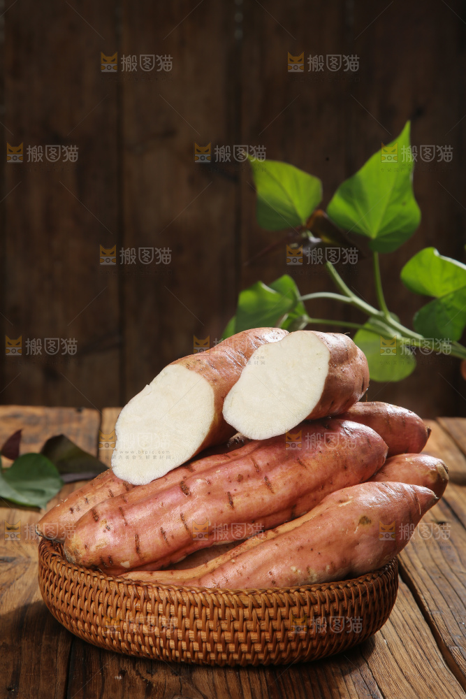 木底上的白心哈密冰糖薯