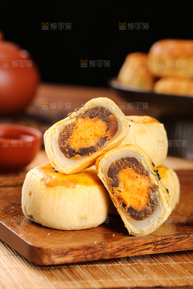 深底上的蛋黄酥
