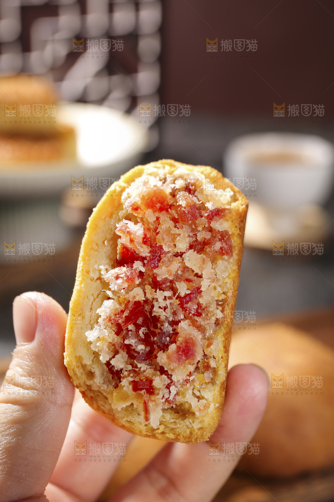 深底上的云腿月饼