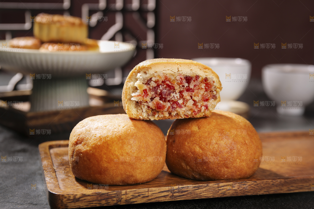 深底上的云腿月饼