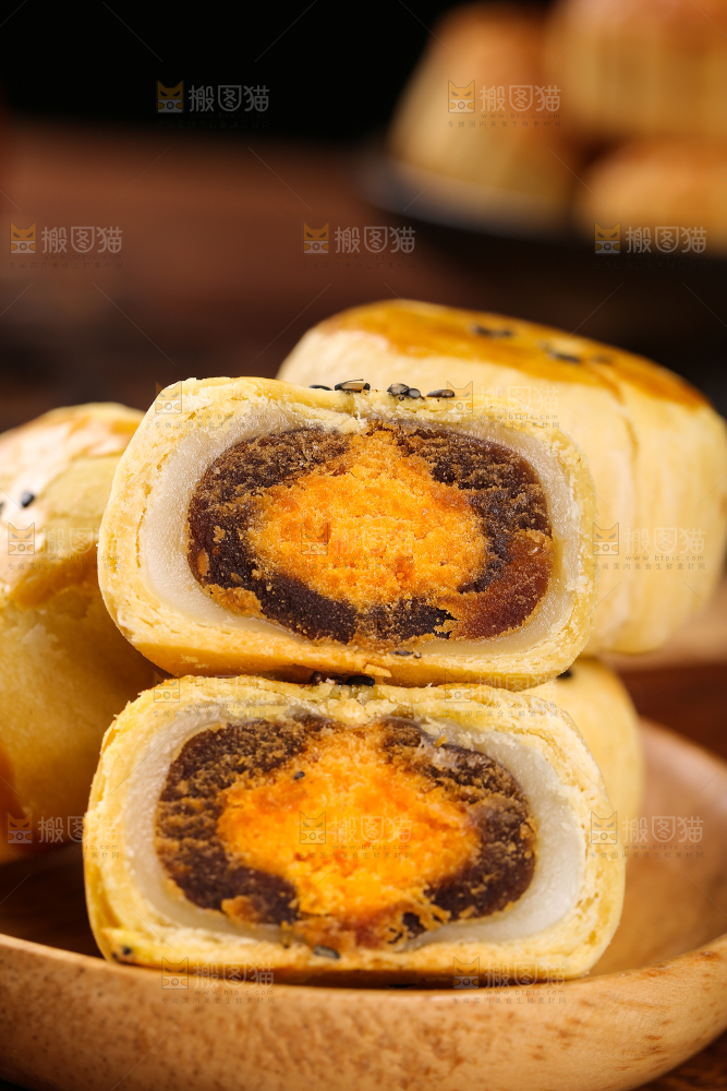 深底上的蛋黄酥