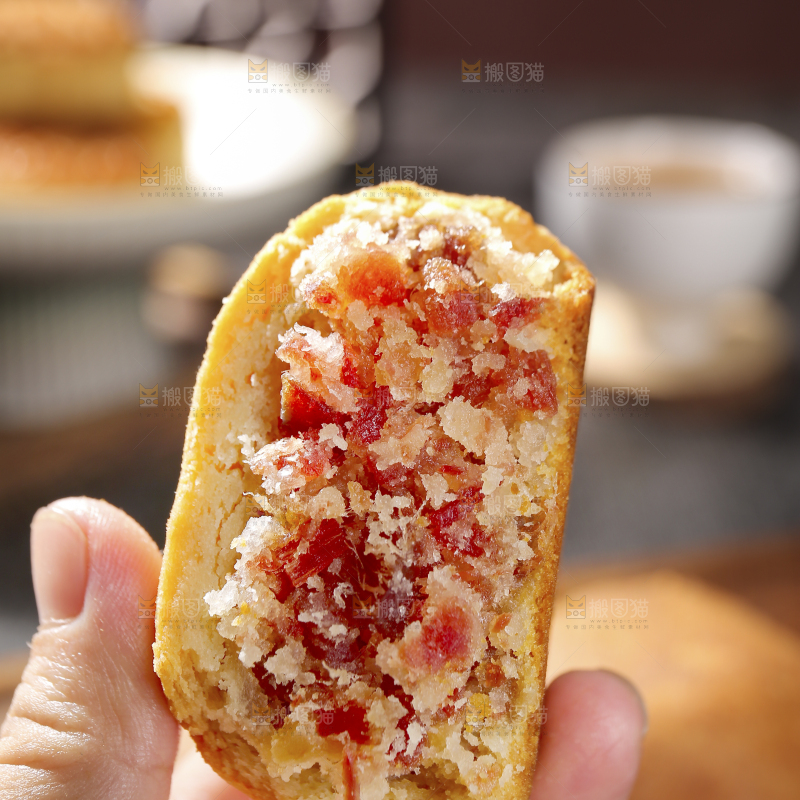 深底上的云腿月饼