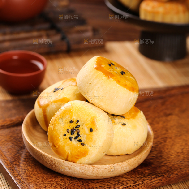 深底上的蛋黄酥