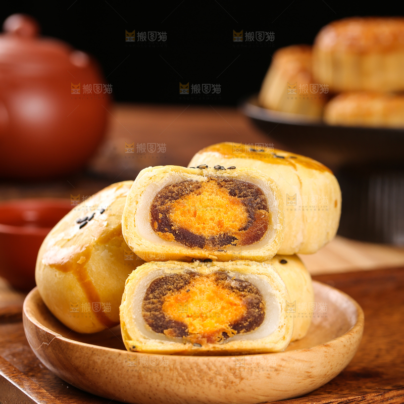 深底上的蛋黄酥