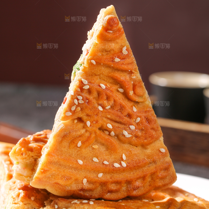 深底上的五仁大月饼
