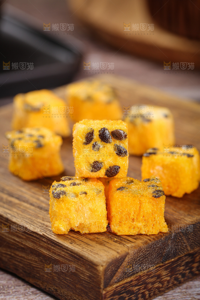深底上的百香果块