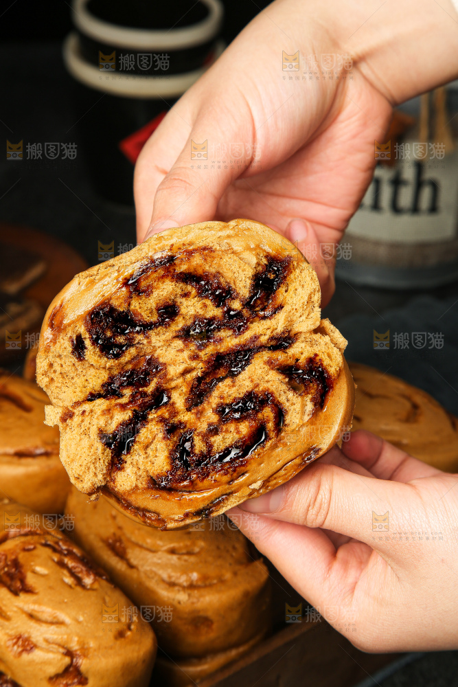 深底上的红糖馒头