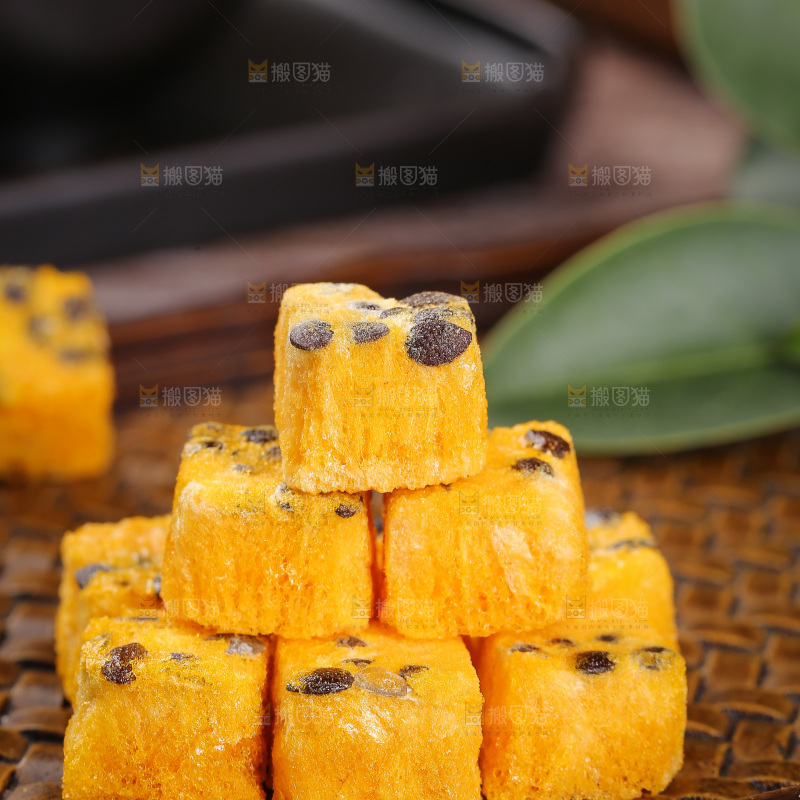 深底上的百香果块