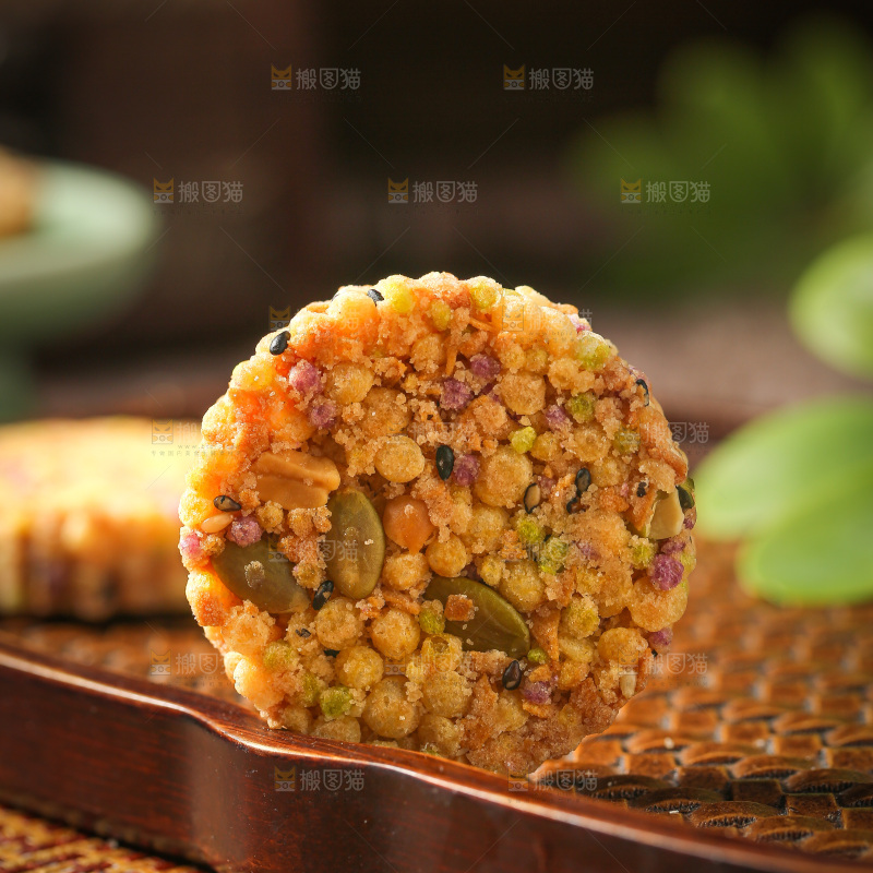 深底上的杂粮饼