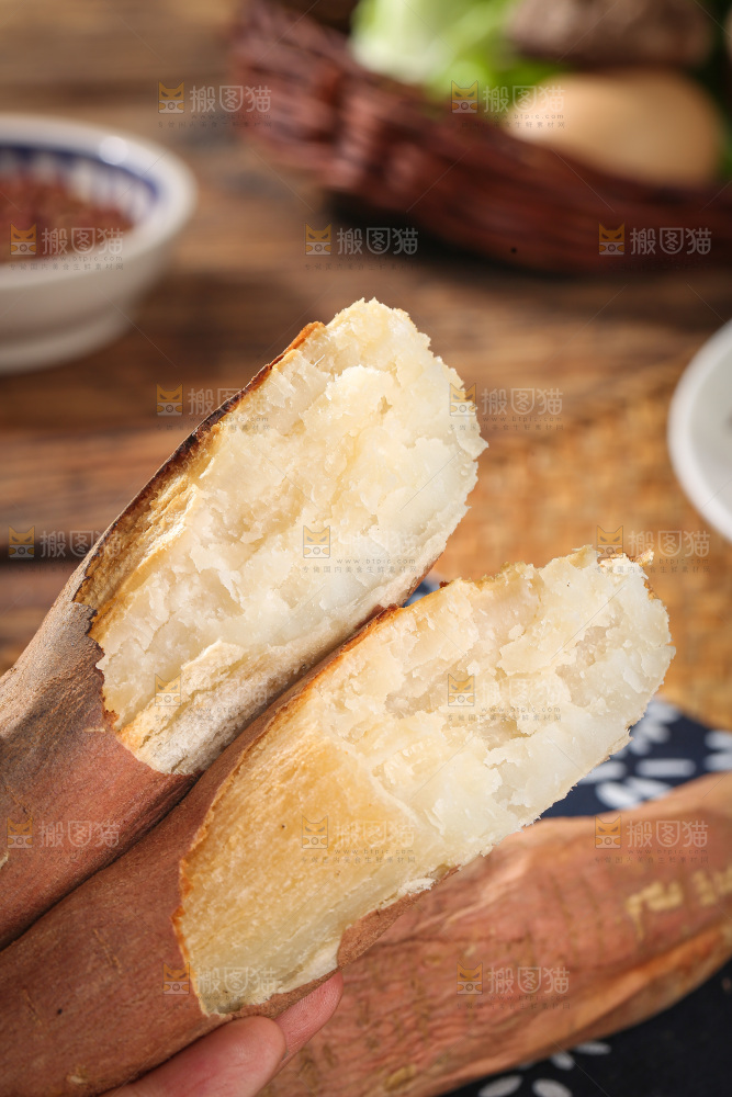 木底上的哈密红薯