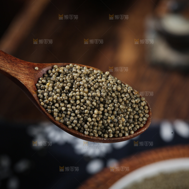 深底上的黑小米