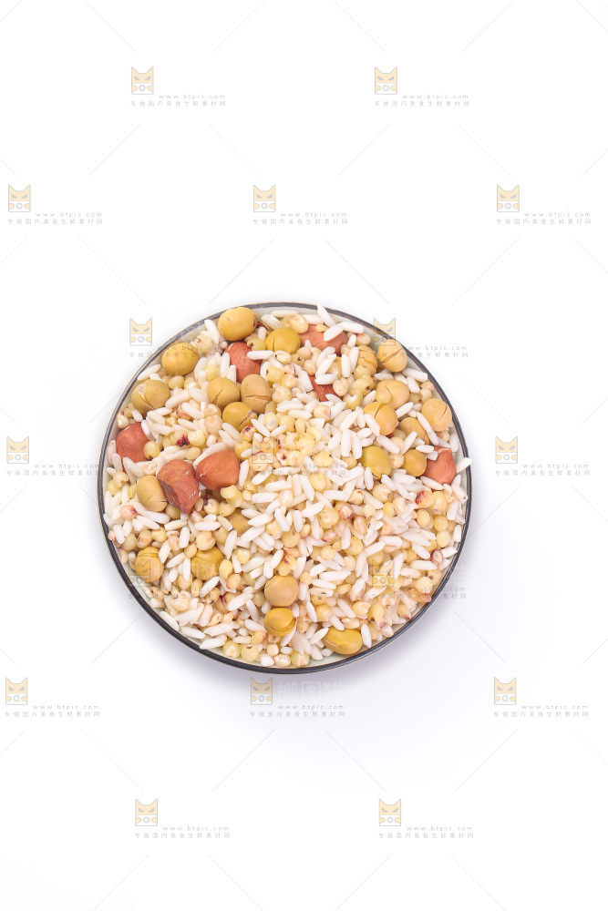 白底上的花生五谷豆浆