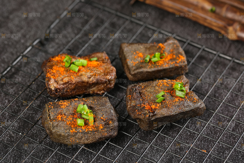 深底上的黑包浆豆腐
