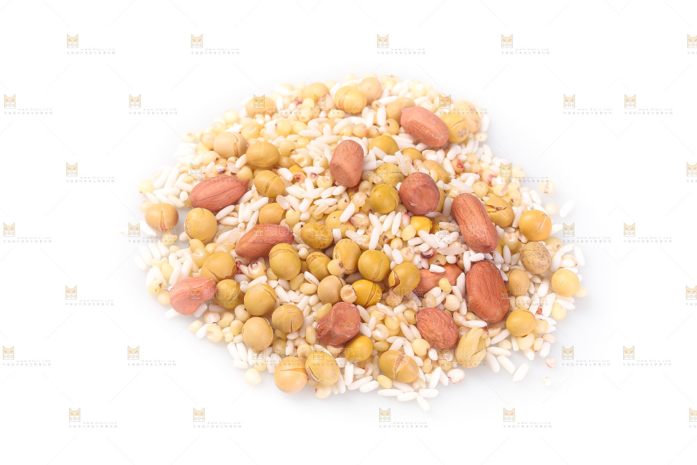 白底上的花生五谷豆浆