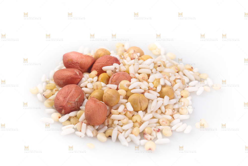 白底上的花生五谷豆浆