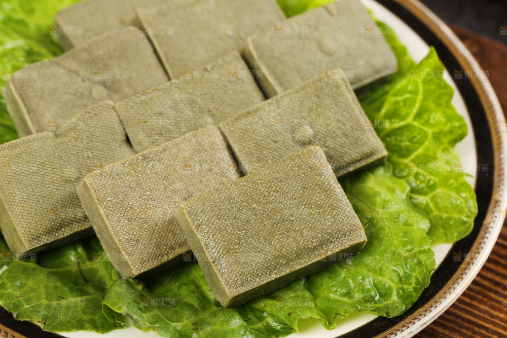 深底上的黑包浆豆腐