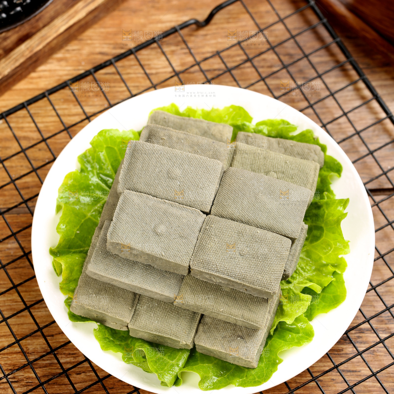 深底上的黑包浆豆腐