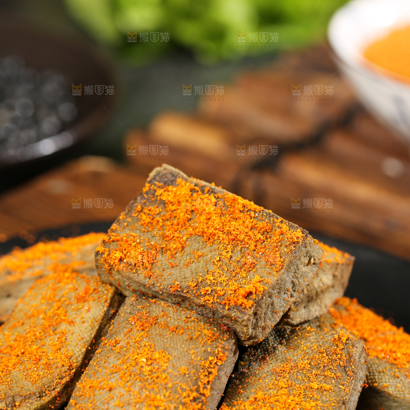 深底上的黑包浆豆腐