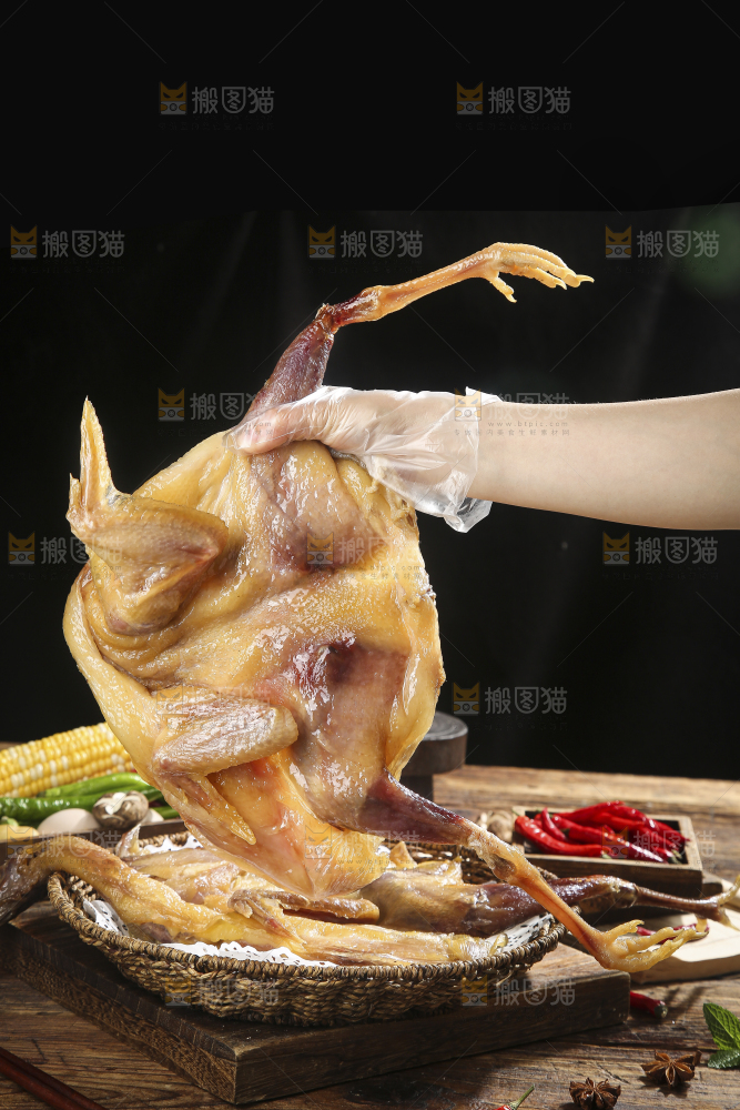 木底上的风干鸡