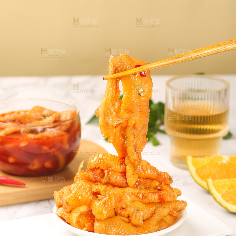 浅底上的无骨鸡爪
