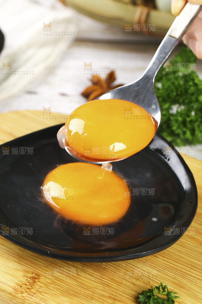 浅底上的鸭蛋