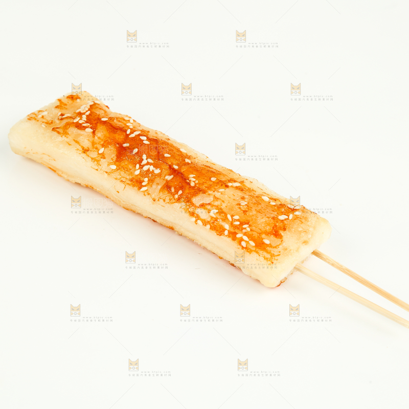 白底上的脆皮年糕