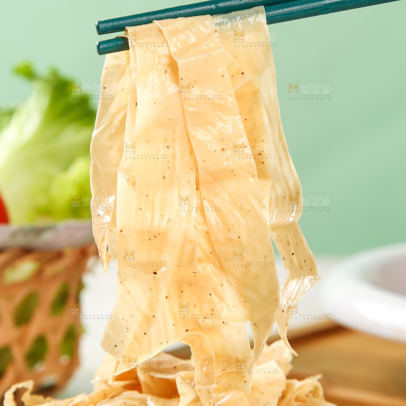 浅底上的人造肉
