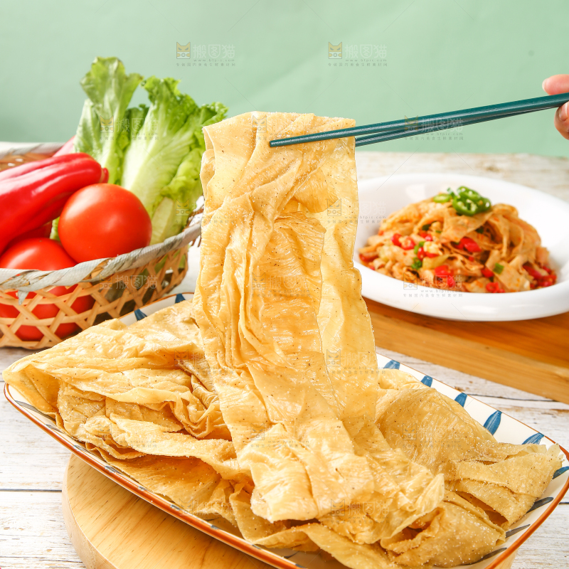 浅底上的人造肉