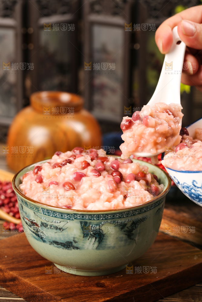 木底上的红豆粥
