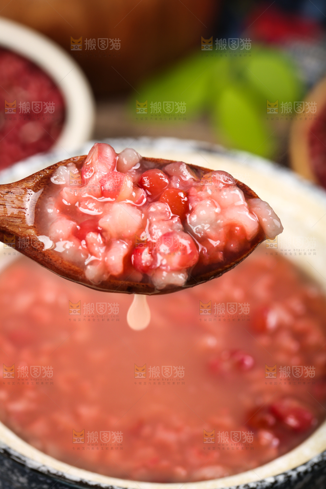 木底上的红豆粥