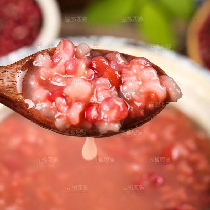 木底上的红豆粥