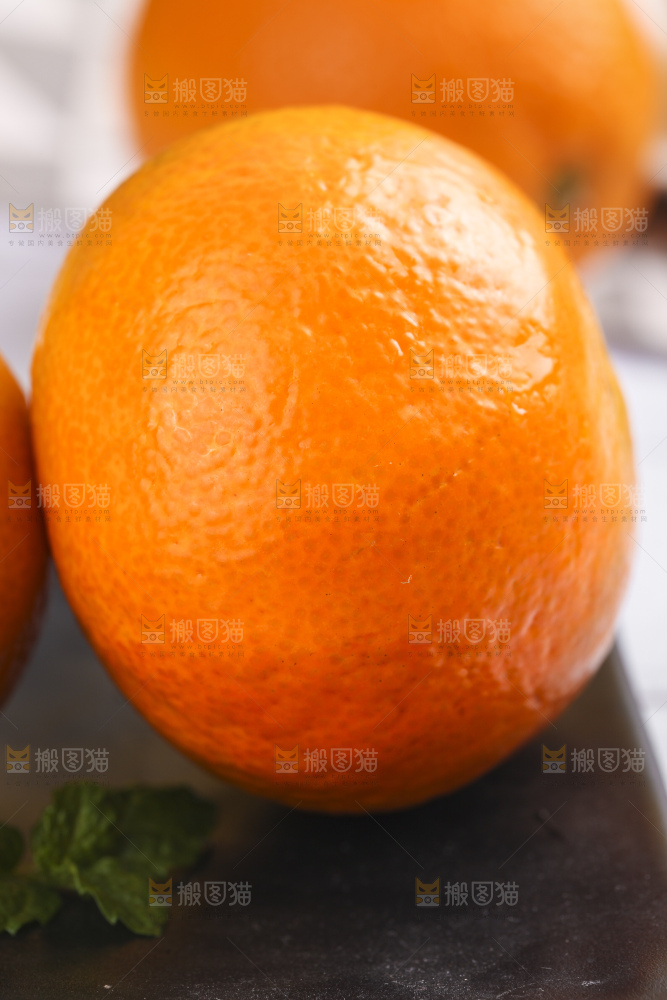 浅底上的爱媛果冻橙