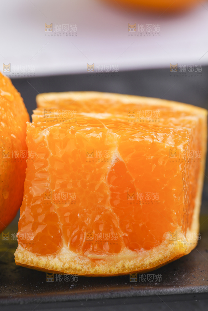 浅底上的爱媛果冻橙
