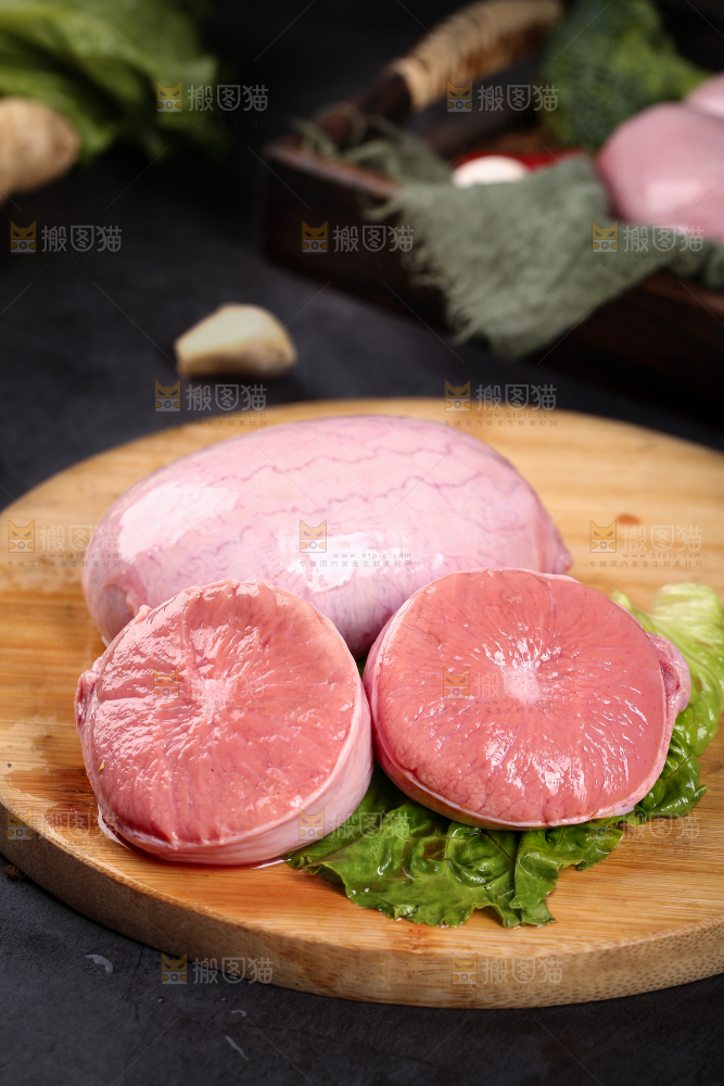 黑底上的猪腰