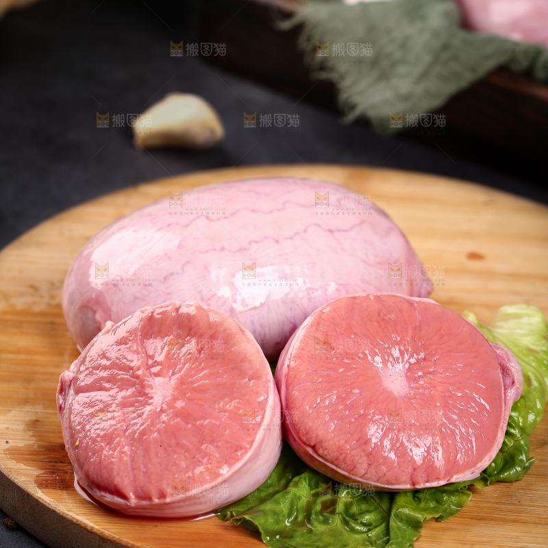 黑底上的猪腰