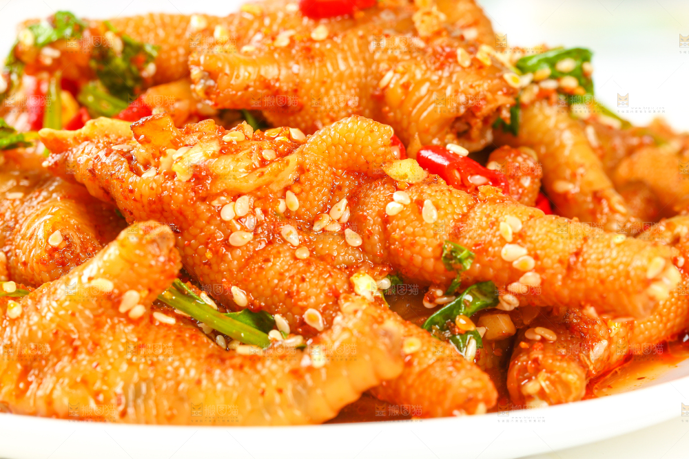 浅底上的香辣鸡爪