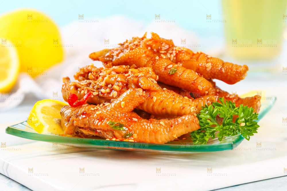 浅底上的香辣鸡爪